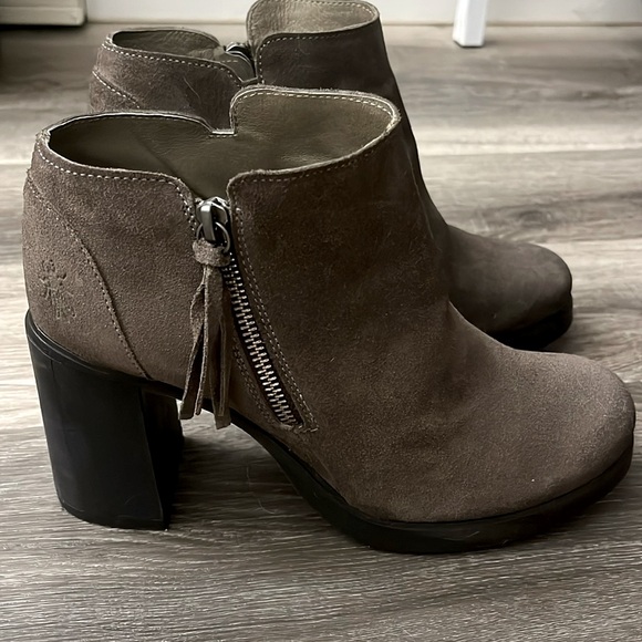 London Fly Ankle Boots - Picture 2 of 8